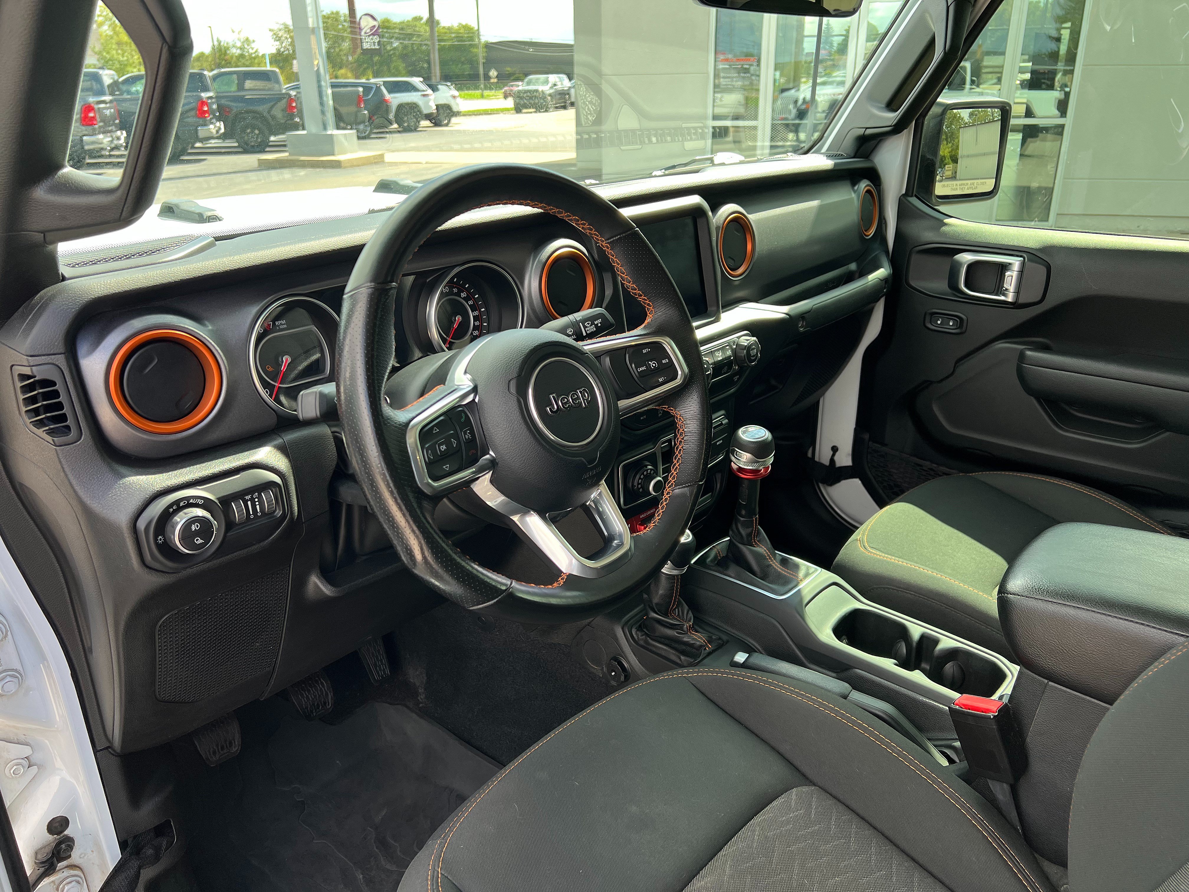 Used 2022 Jeep Gladiator Mojave AWD/4WD image 9