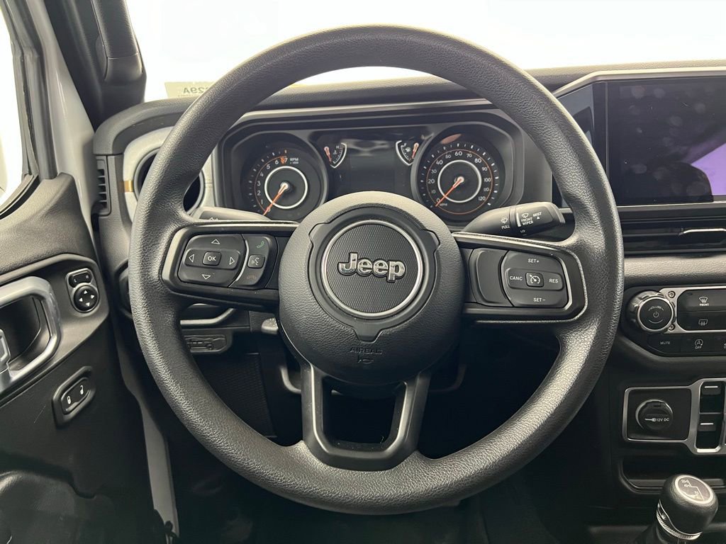 Used 2024 Jeep Gladiator Sport image 16