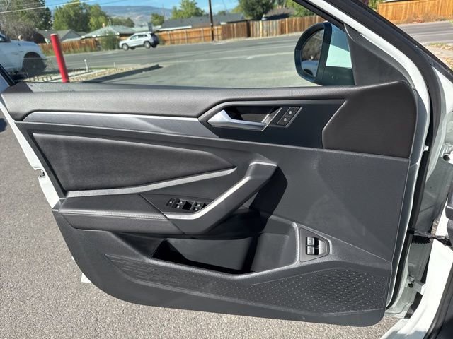 Used 2024 Volkswagen Jetta SE image 10