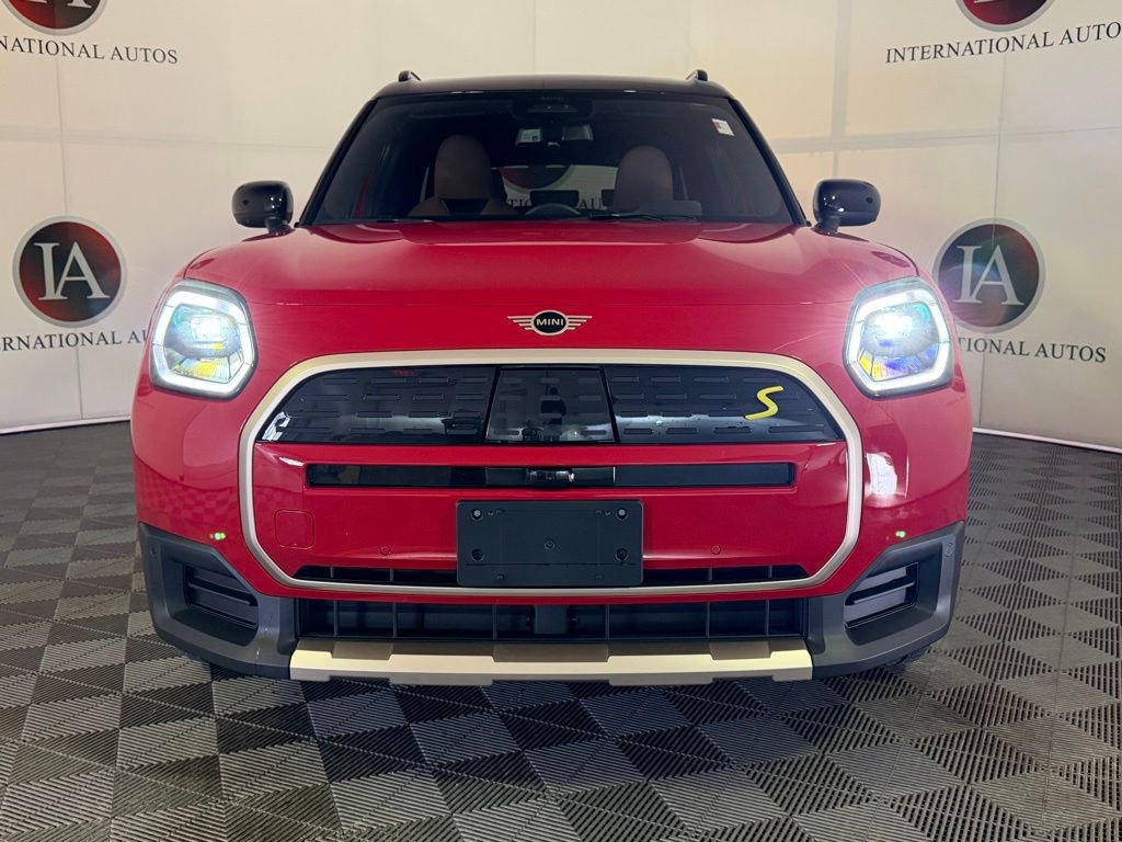 Used 2025 MINI Cooper Countryman SE w/ Comfort Package Max image 2