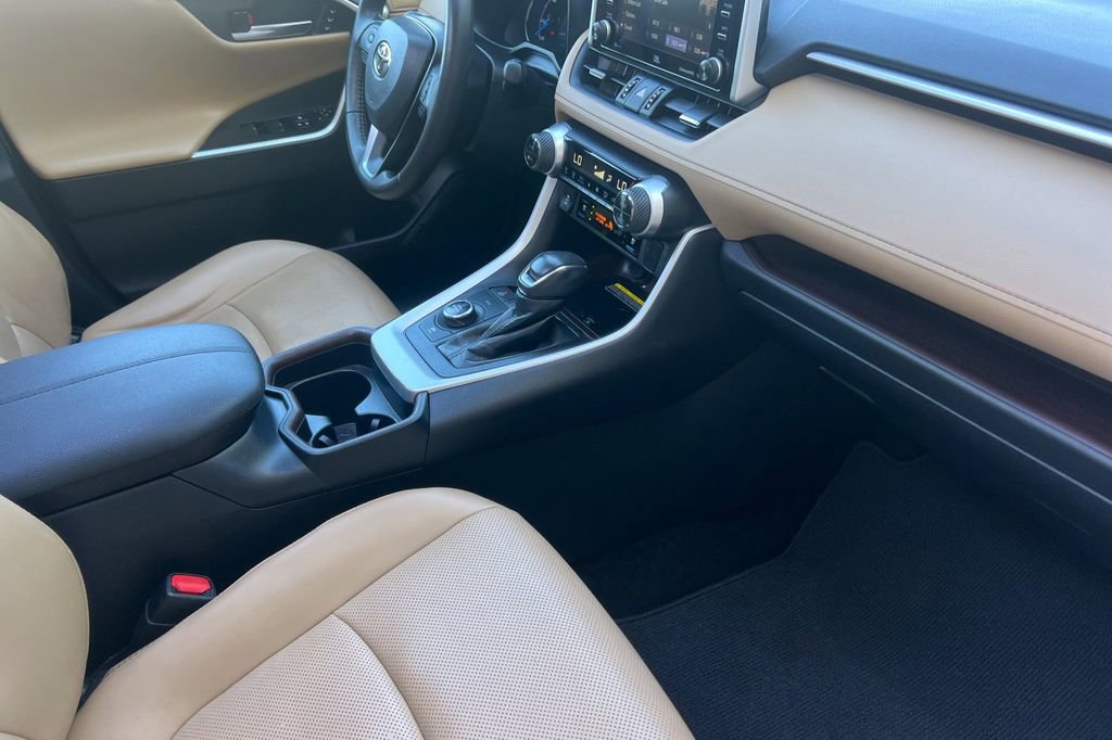 Certified 2020 Toyota RAV4 Limited image 18