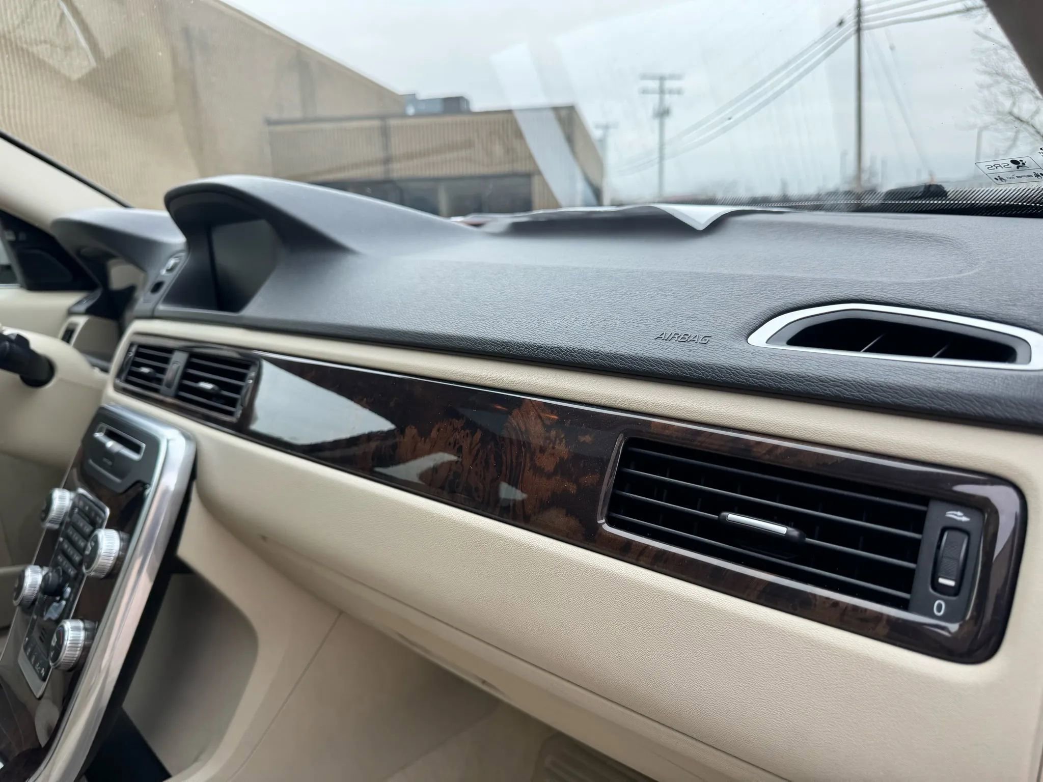 Used 2015 Volvo XC70 T5 Platinum image 27