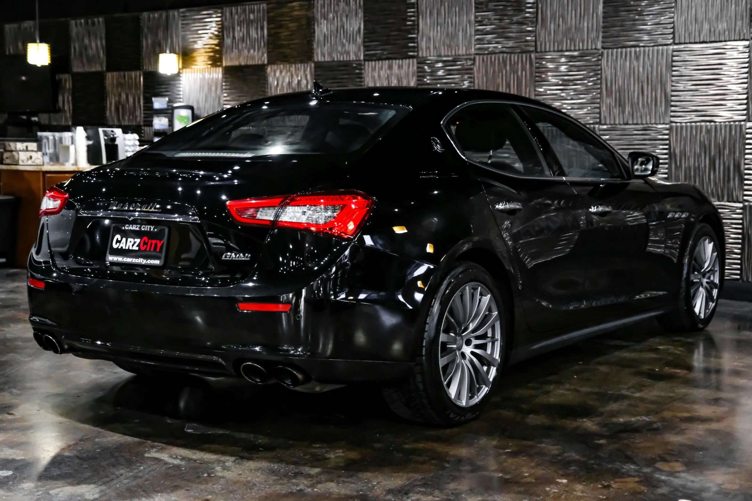 Used 2017 Maserati Ghibli w/ Luxury Package image 9