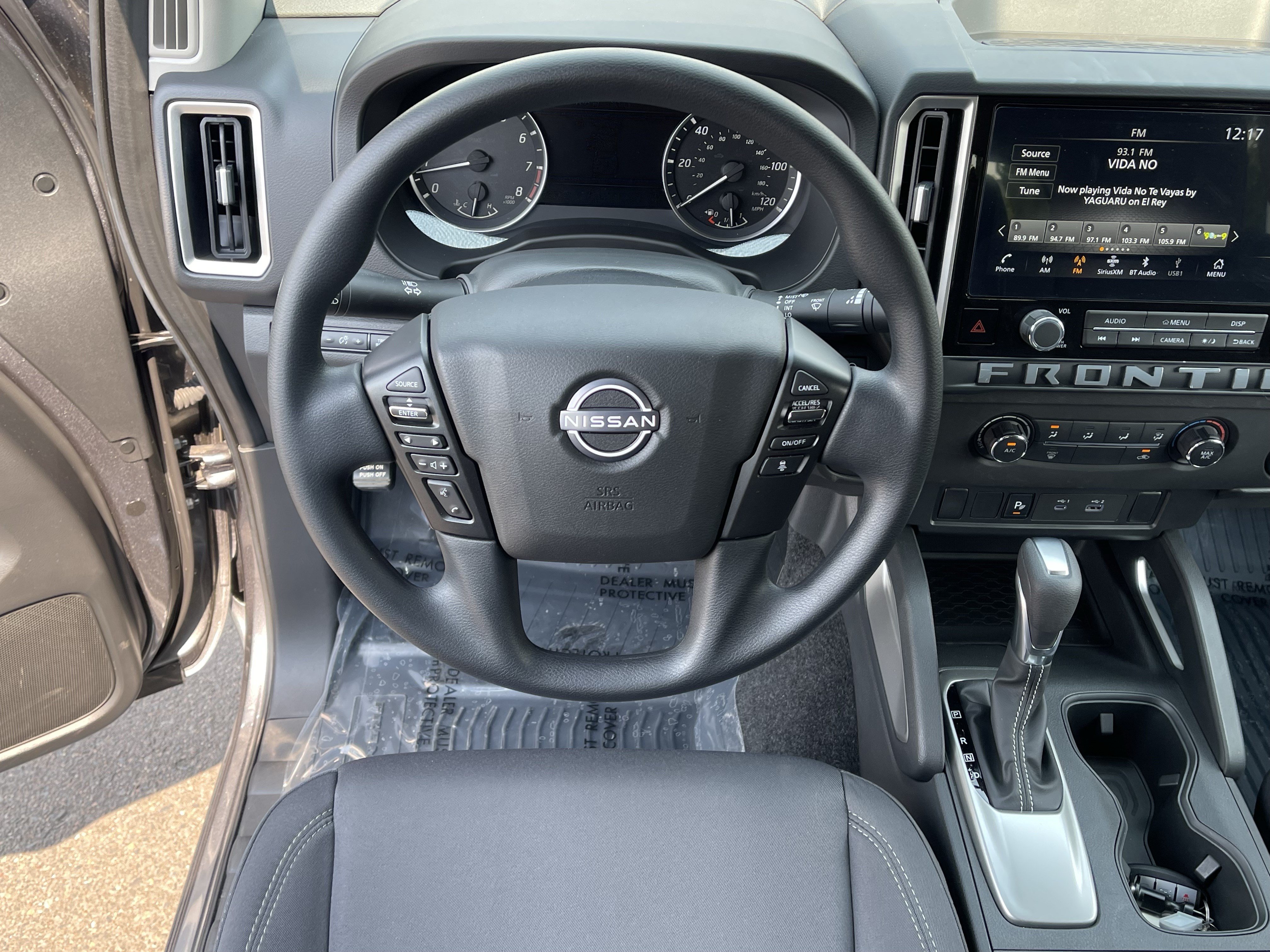Used 2025 Nissan Frontier SV AWD/4WD image 14