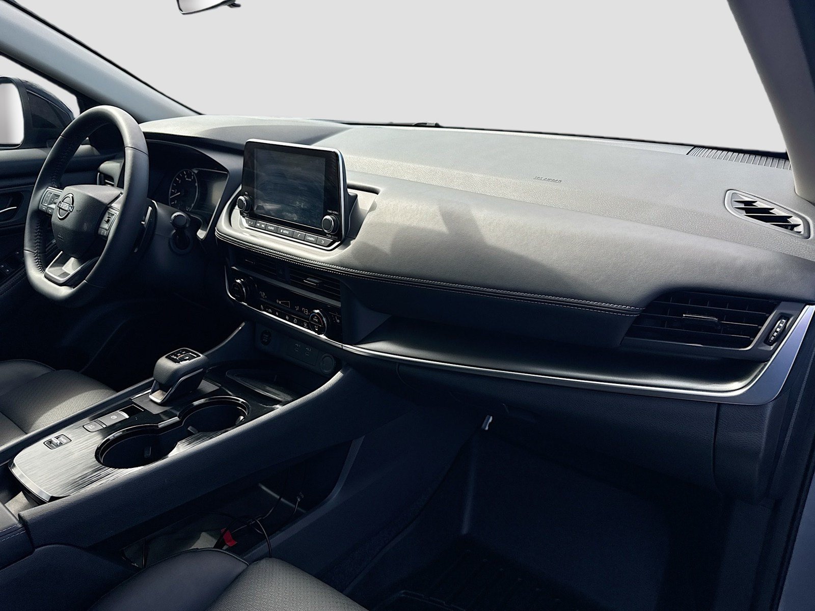 Used 2026 Nissan Rogue Dark Armor FWD image 31