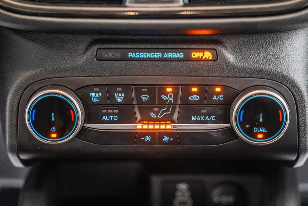 Certified 2025 Ford Escape ST-Line AWD/4WD image 25