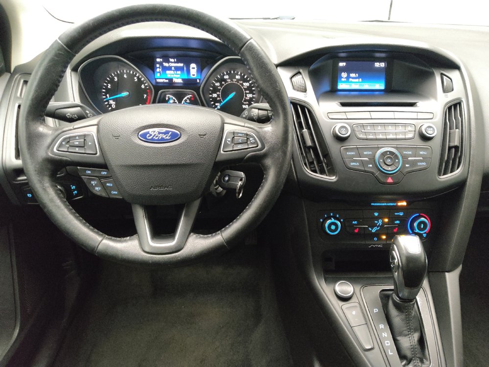 Used 2016 Ford Focus SE w/ SE Cold Weather Package FWD image 22