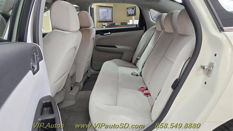 Used 2006 Chevrolet Impala LT FWD image 17