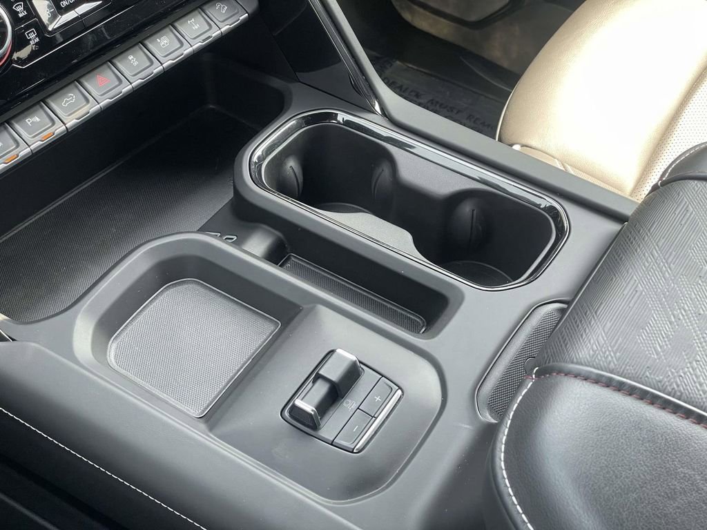 Used 2025 GMC Sierra 2500 AT4X image 15