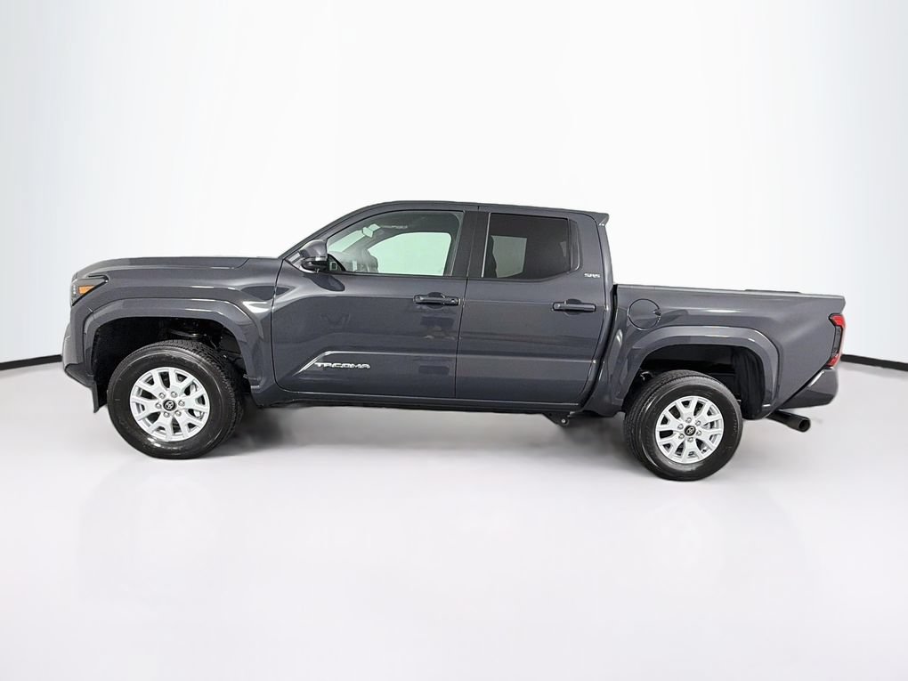 Used 2025 Toyota Tacoma SR5 AWD/4WD image 6