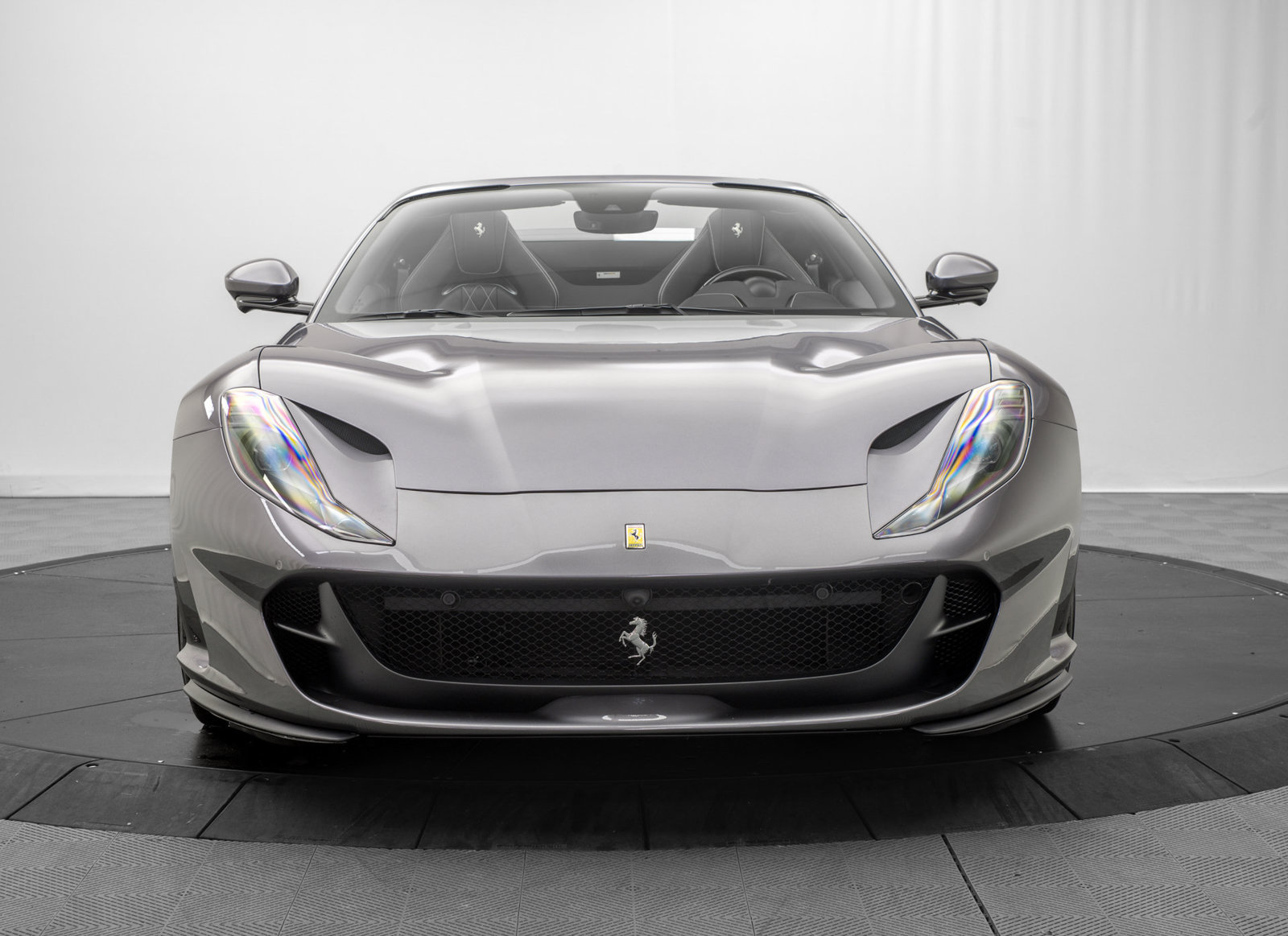 Used 2022 Ferrari 812 GTS RWD image 2