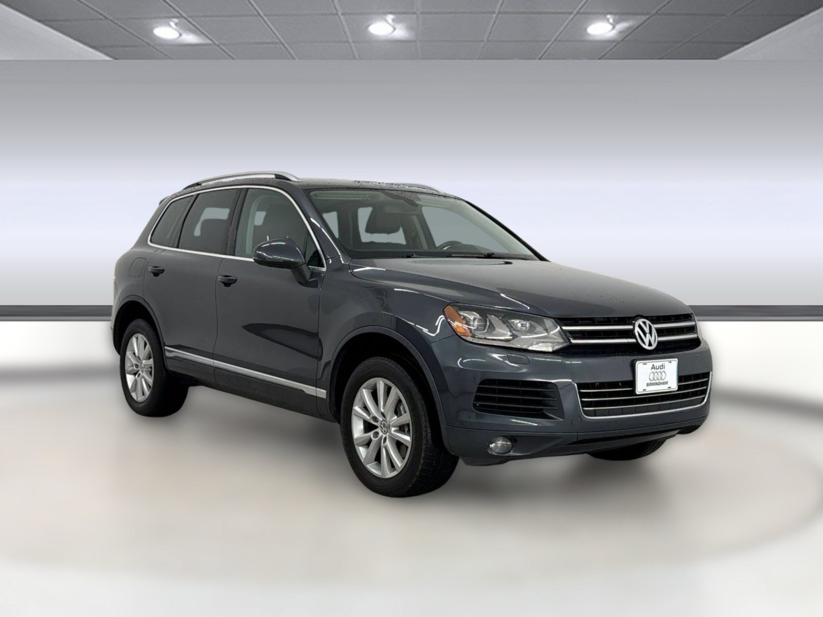 Used 2014 Volkswagen Touareg Sport AWD/4WD image 7