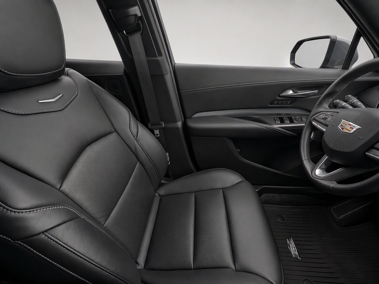Used 2023 Cadillac XT4 Premium Luxury w/ Technology Package FWD image 18