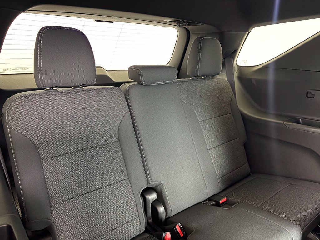 New 2027 Chevrolet Traverse LT FWD image 31