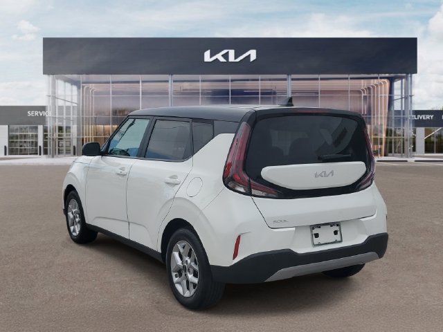 Certified 2024 Kia Soul S FWD image 4
