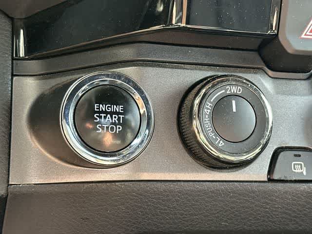 Used 2018 Toyota Tacoma TRD Sport AWD/4WD image 10