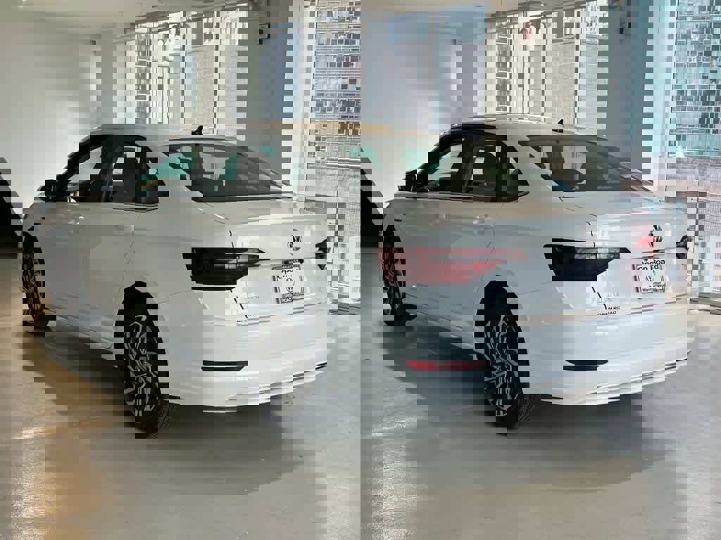 Used 2021 Volkswagen Jetta SEL image 6