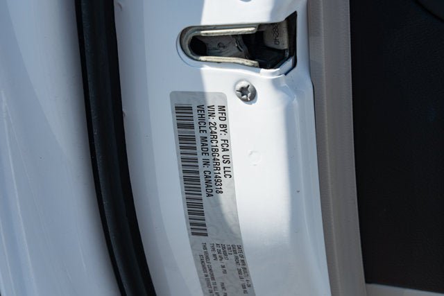 Used 2024 Chrysler Pacifica Touring-L FWD image 9