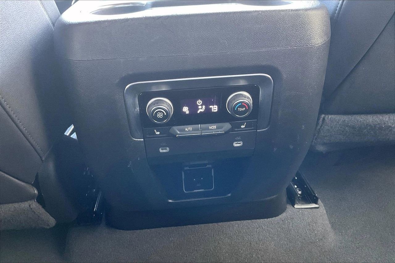 Used 2024 Chevrolet Tahoe Premier image 17