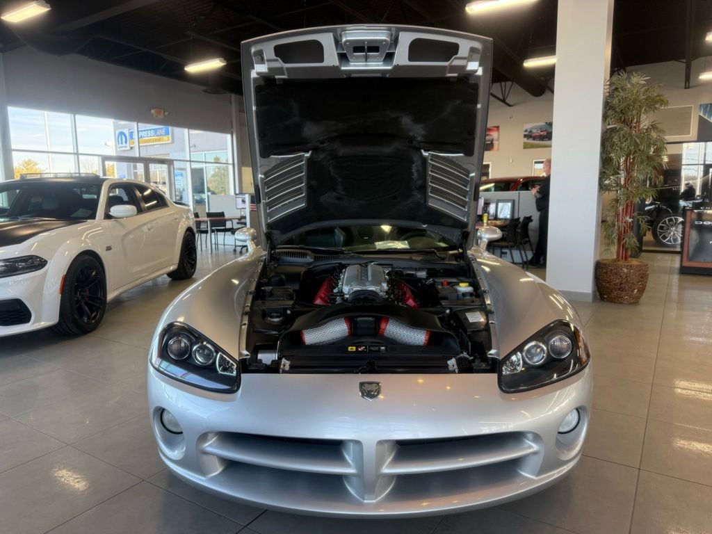 Used 2004 Dodge Viper SRT-10 image 23