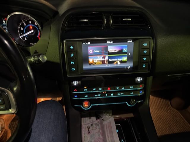 Used 2018 Jaguar F-PACE Prestige image 5