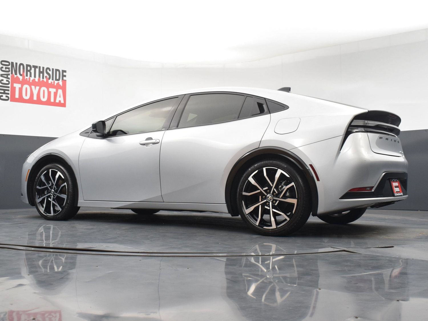 Used 2026 Toyota Prius Plug-In Hybrid FWD image 28