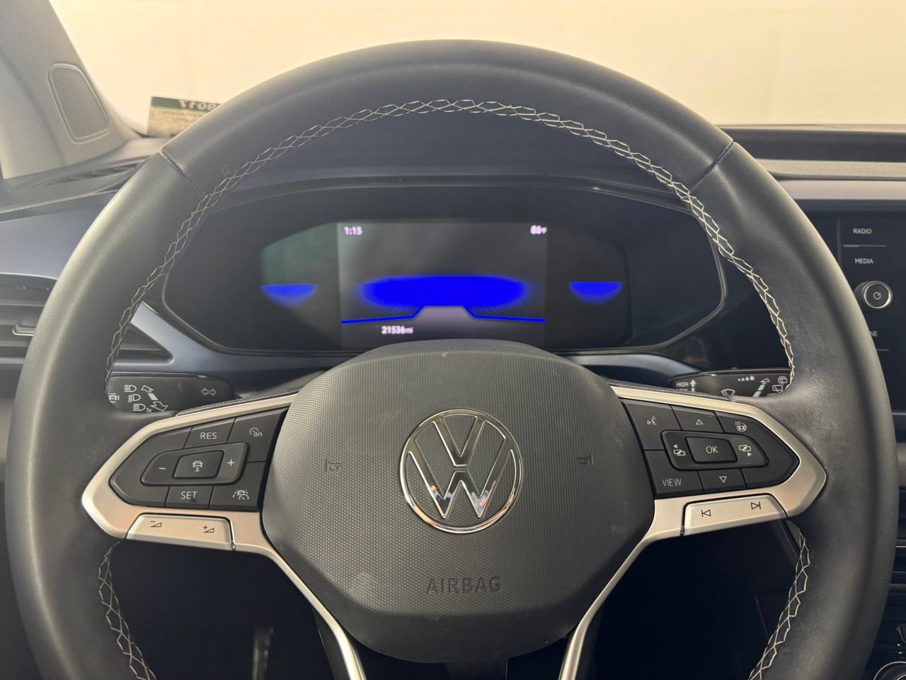 Used 2023 Volkswagen Taos SE w/ Panoramic Sunroof Package AWD/4WD image 12