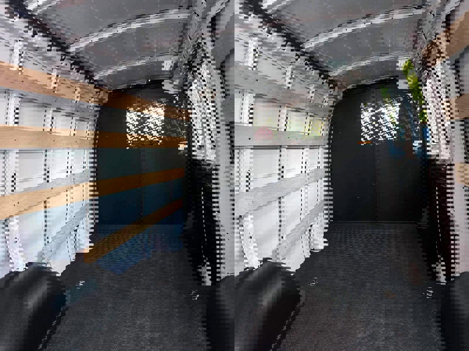 Used 2023 GMC Savana 2500 w/ Driver Convenience Package image 8