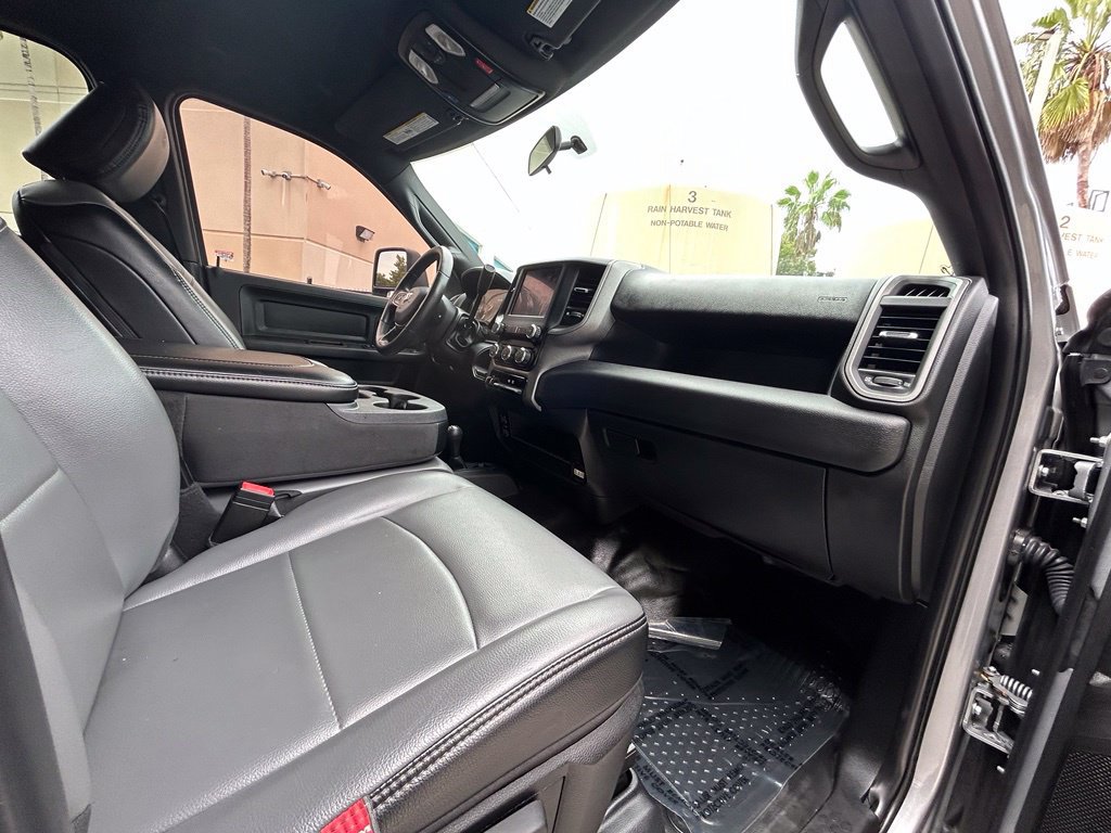 Used 2024 RAM 3500 Tradesman w/ Chrome Appearance Group AWD/4WD image 32