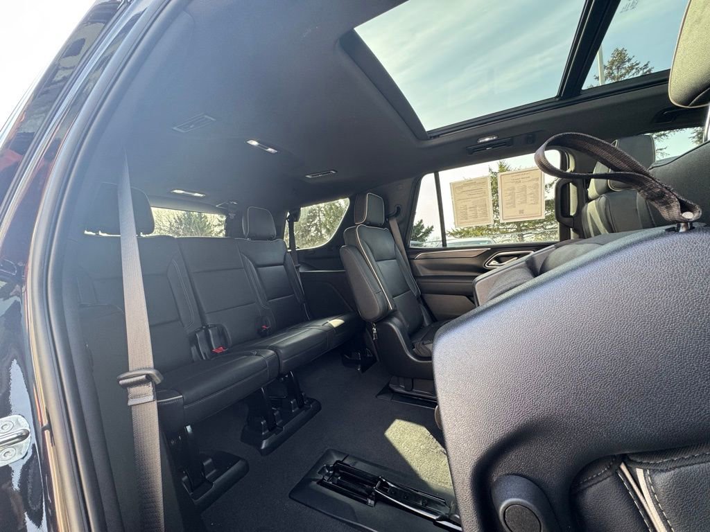 Used 2023 GMC Yukon SLT w/ SLT Luxury Package image 37