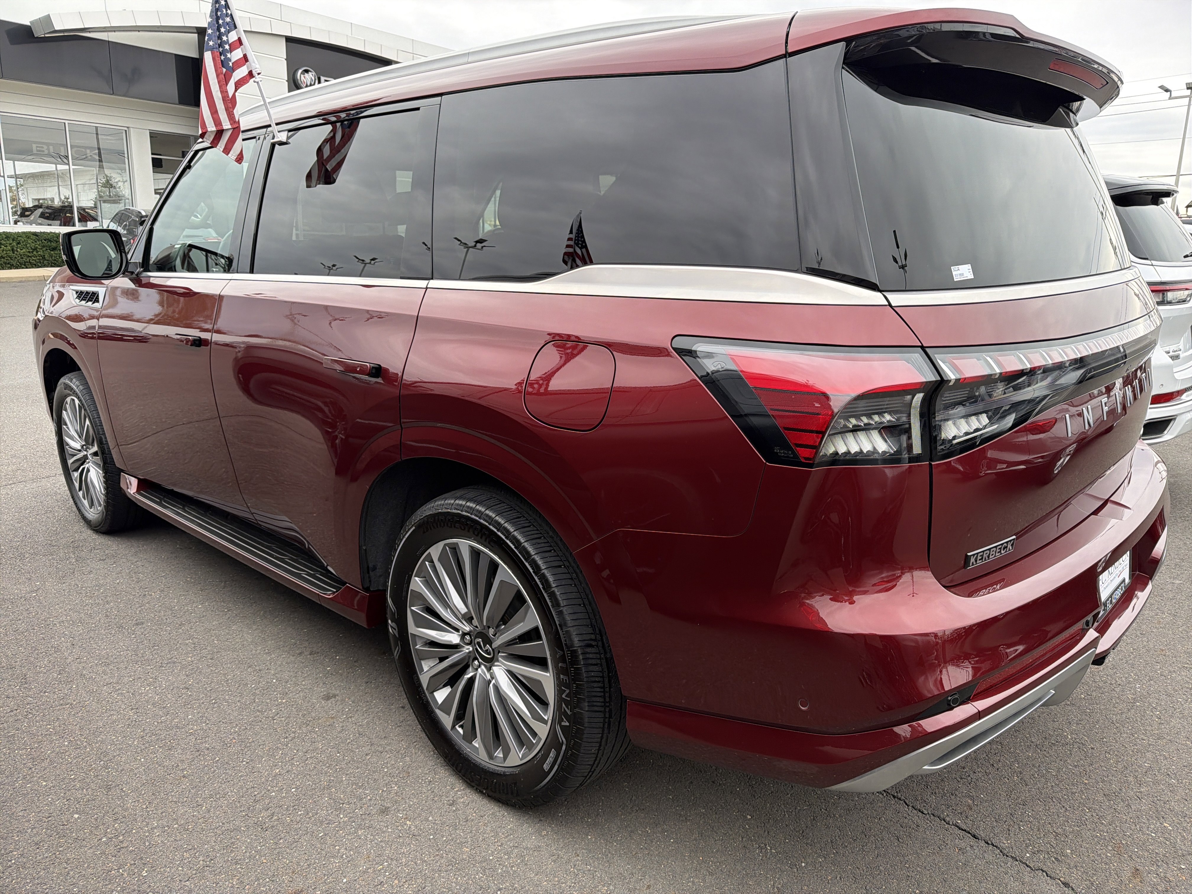 Used 2025 INFINITI QX80 Luxe image 9