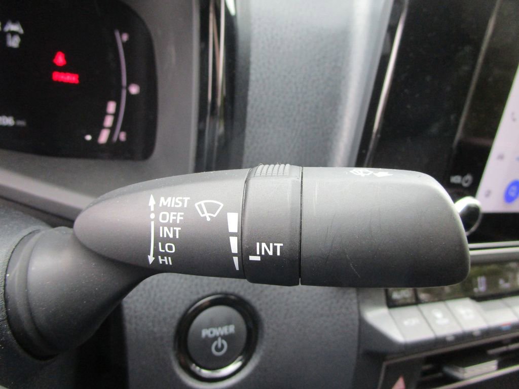 Used 2025 Toyota Camry LE image 35