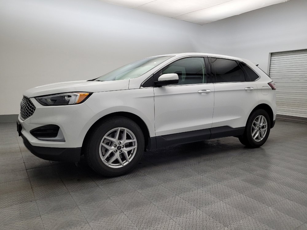 Used 2024 Ford Edge SEL image 2