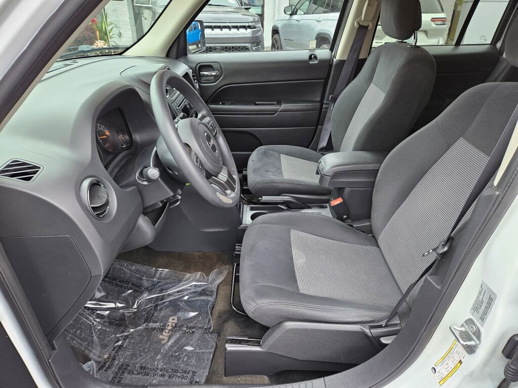 Used 2016 Jeep Patriot Sport w/ Power Value Group FWD image 14