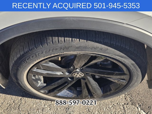 Used 2023 Volkswagen Tiguan SE R-Line FWD image 6