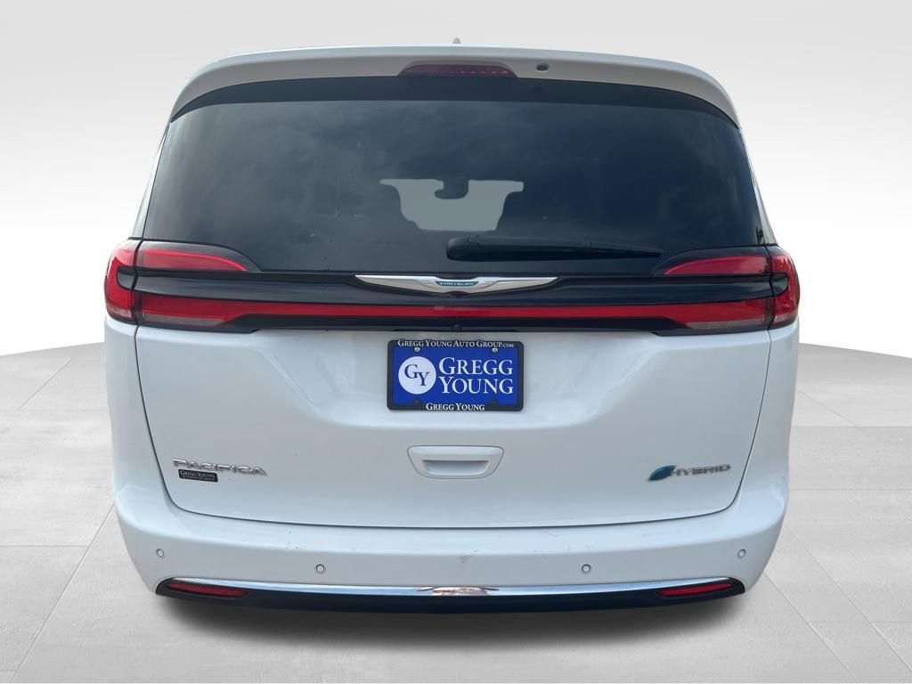 Used 2021 Chrysler Pacifica Limited w/ Premium & Safety Sphere Group FWD image 6