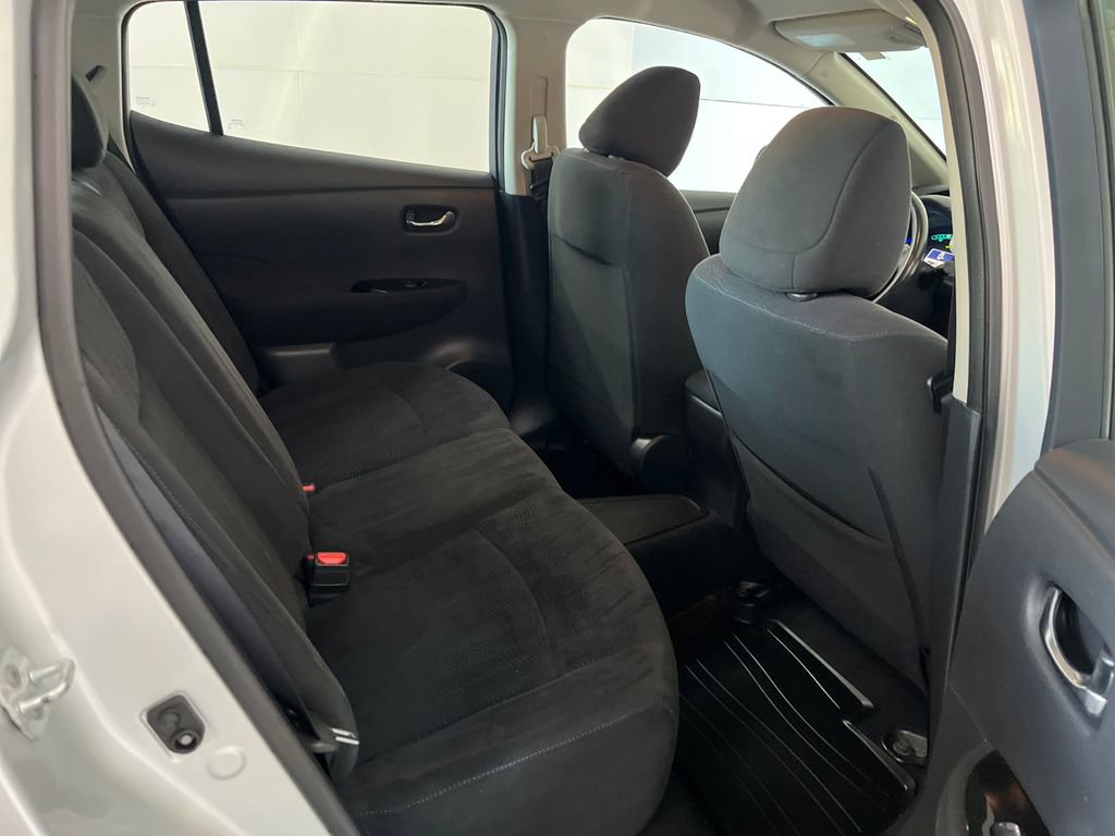 Used 2017 Nissan Leaf SV image 23
