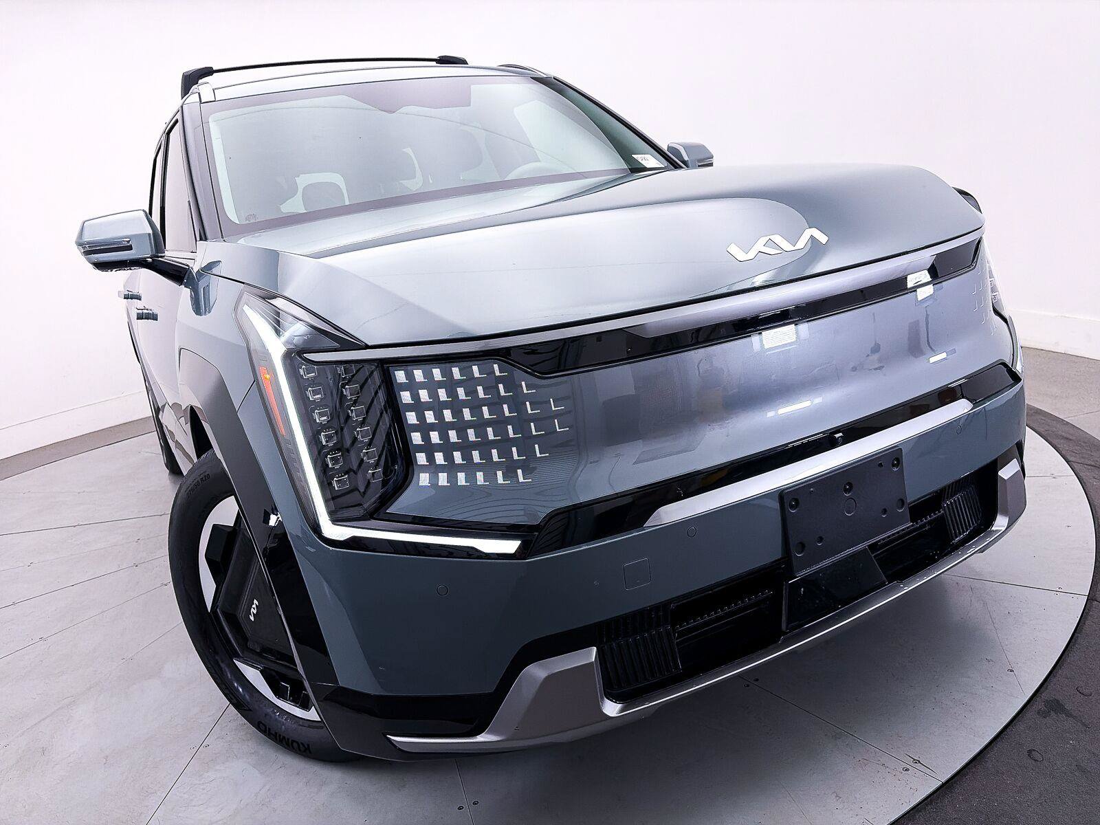 Used 2024 Kia EV9 Land AWD/4WD image 10