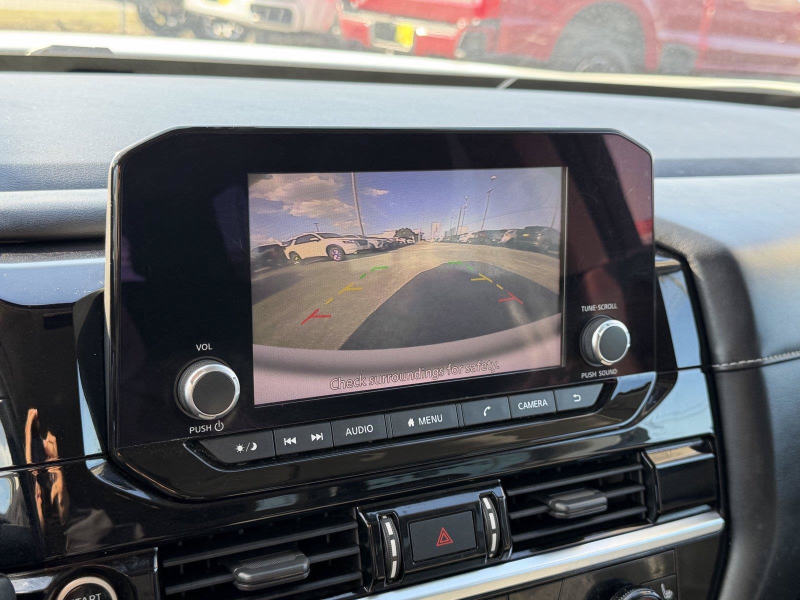 Used 2022 Nissan Pathfinder SV FWD image 24