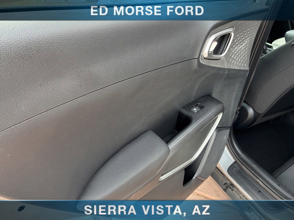 Used 2025 Kia Soul LX FWD image 15