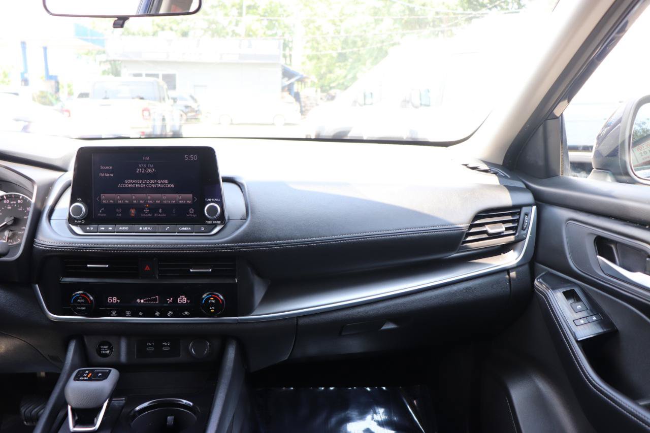 Used 2026 Nissan Rogue SV AWD/4WD image 18