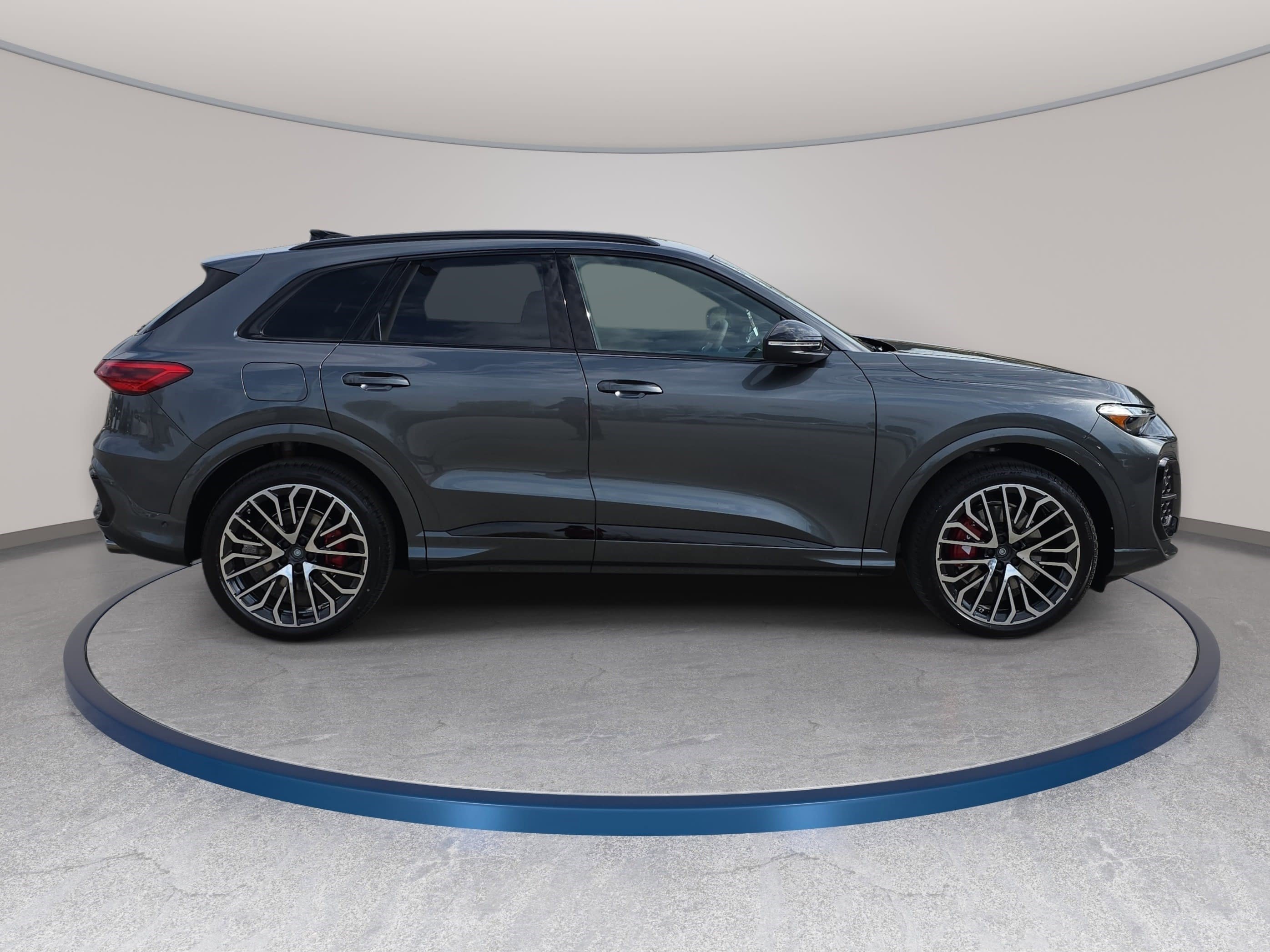 New 2026 Audi SQ5 Premium Plus image 4