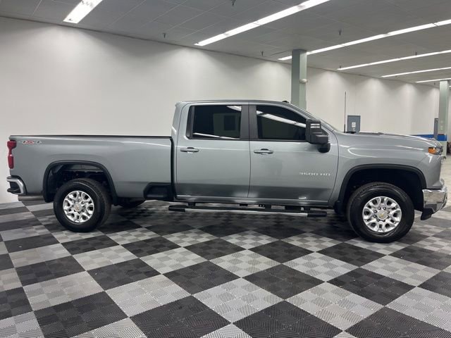 Used 2025 Chevrolet Silverado 3500 LT w/ All Star Edition image 4