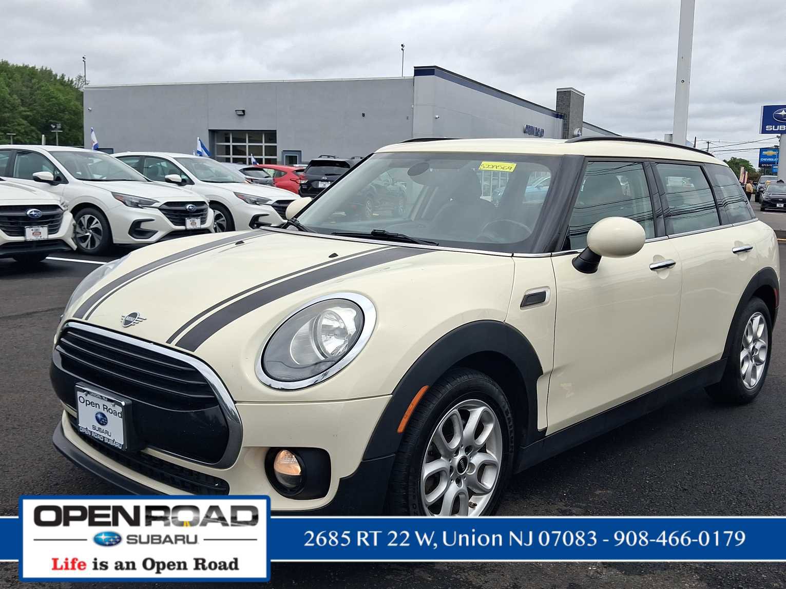 Used 2019 MINI Cooper Clubman ALL4 AWD/4WD image 3