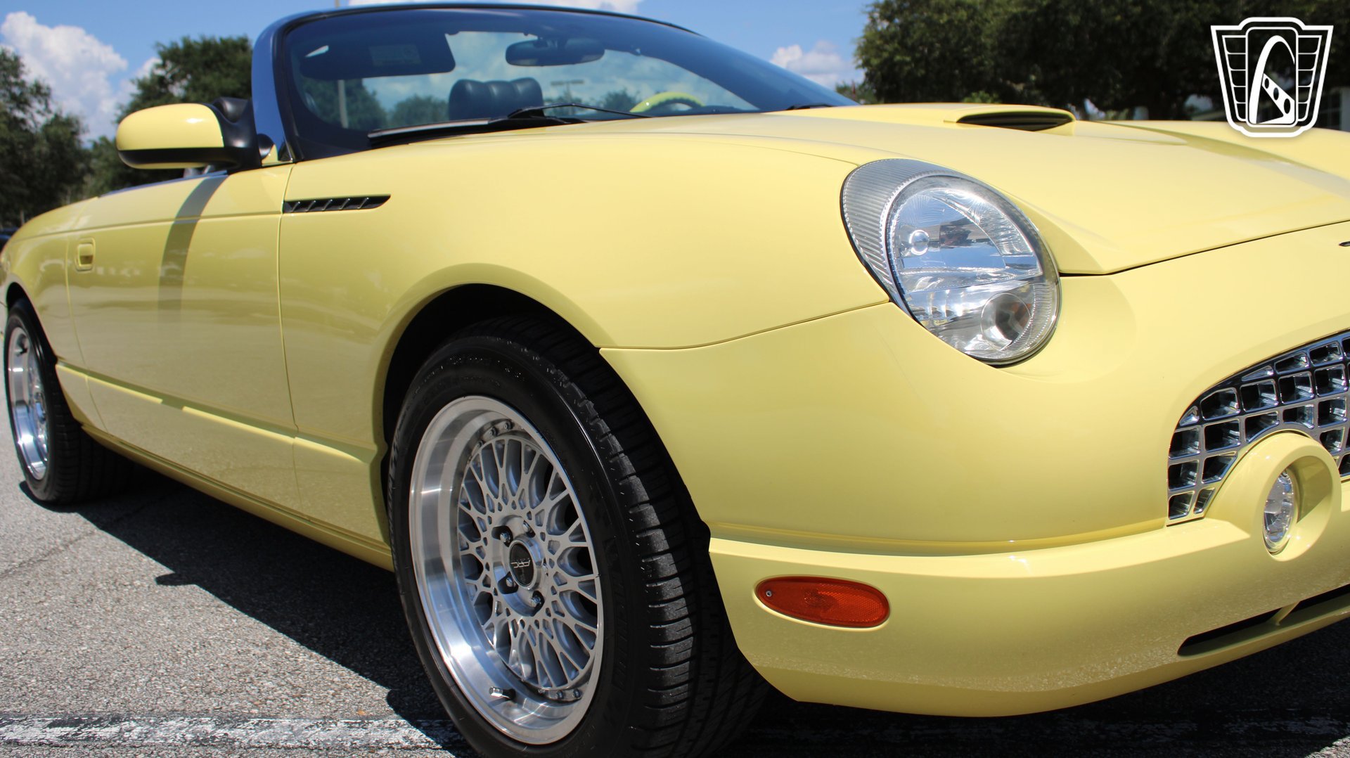 Used 2002 Ford Thunderbird RWD image 26