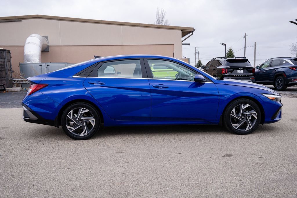 Certified 2024 Hyundai Elantra SEL w/ Convenience Package image 8