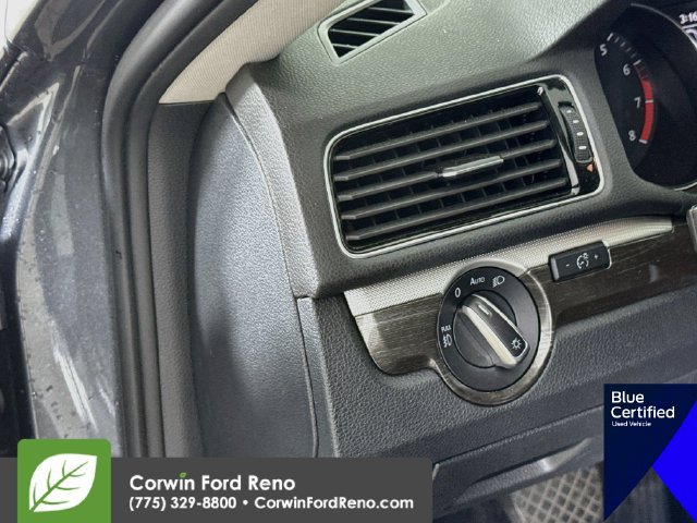 Used 2018 Volkswagen Passat 2.0T SE FWD image 13