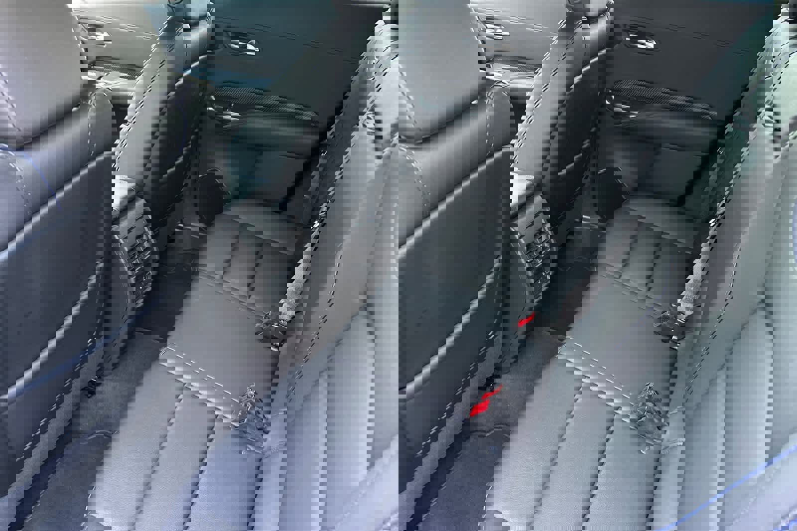 Used 2024 Cadillac XT4 Sport w/ Technology Package image 4