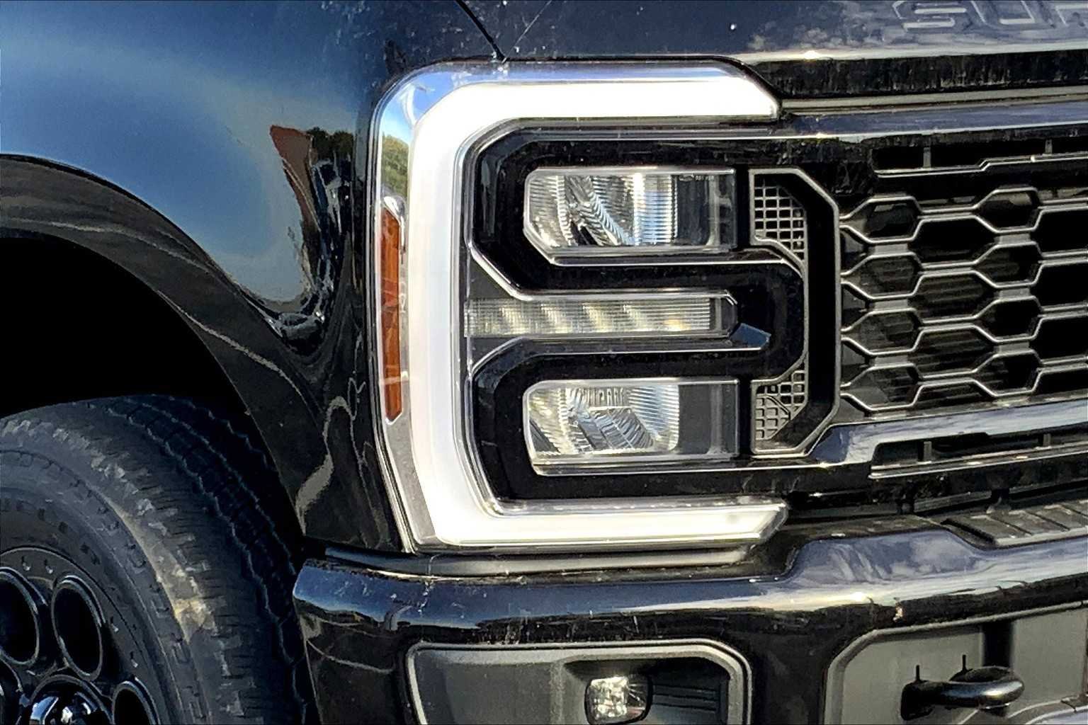 New 2026 Ford F350 XLT w/ XLT Premium Package AWD/4WD image 10