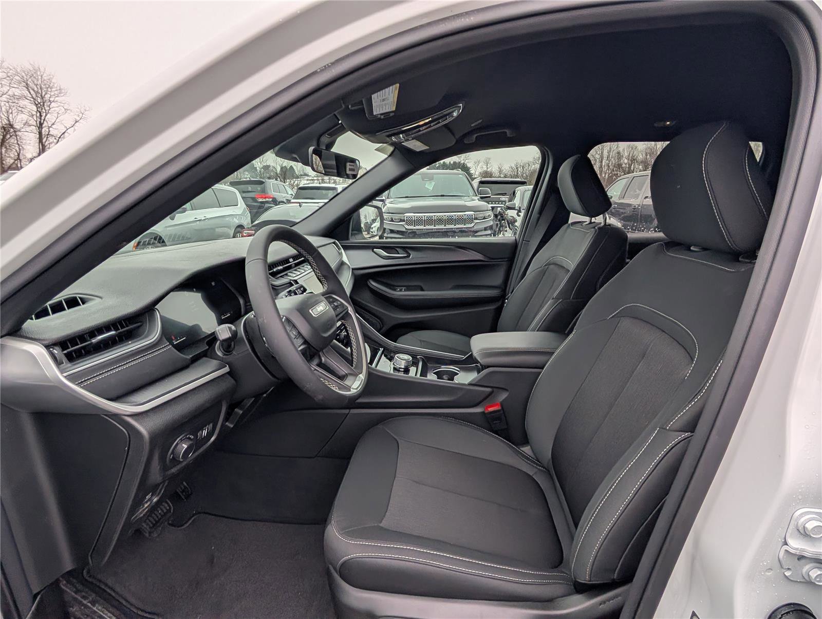 New 2026 Jeep Grand Cherokee Laredo image 10